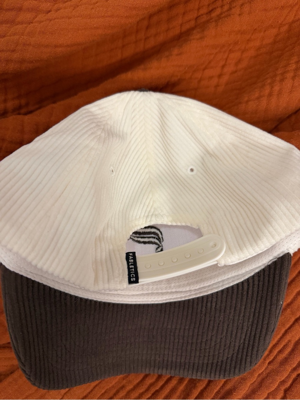 fabletics hat - Picture 2 of 6